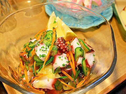 蛸とズッキーニと胡瓜のサラダ